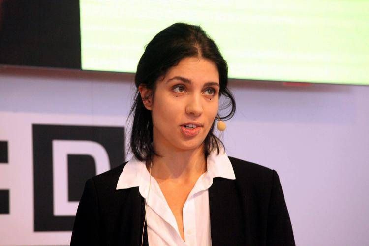 Biennale Arte, Tolokonnikova in arrivo a Venezia: incontri con grandi collezioniste per campagna detenuti politici a Padiglione Russia 2028