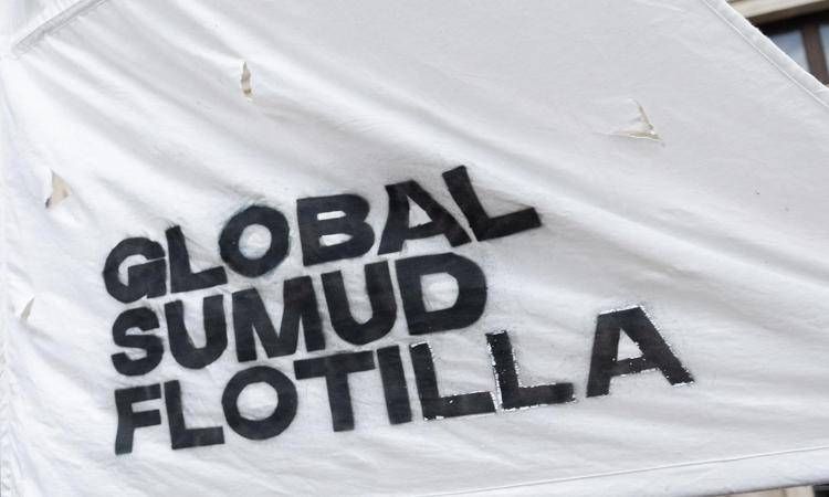 Striscione per la Global Sumud Flotilla - Fotogramma /Ipa