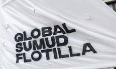 Striscione per la Global Sumud Flotilla - Fotogramma /Ipa