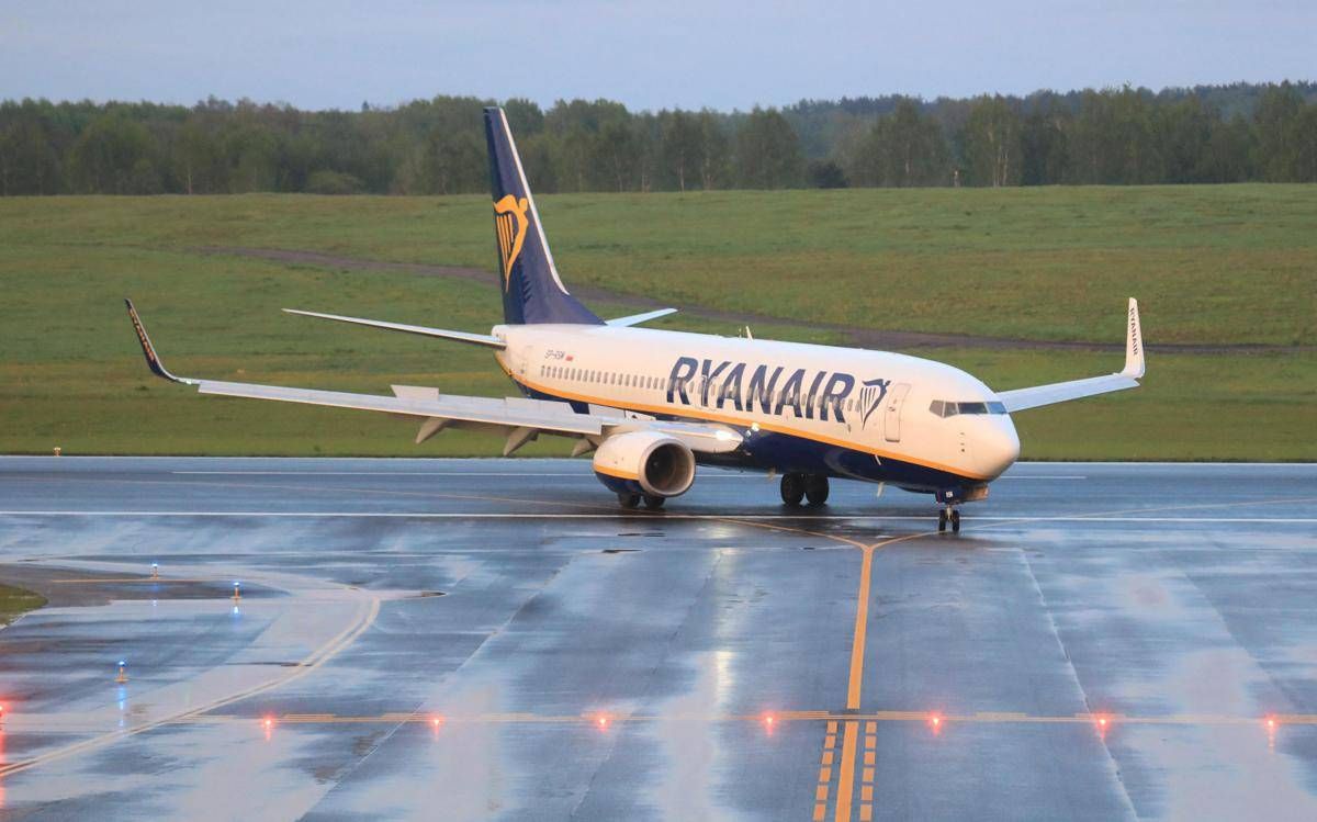 https://www.adnkronos.com/resources/02a5-2091727335d1-9b25c555812b-1000/format/huge/ryanair_afp_1-0-1717782908.jpeg