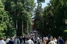 Biennale Arte, affluenza record alla 'Vernice': code fino a 90 minuti all'Arsenale