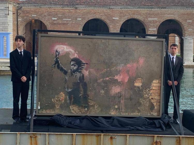 'The Migrant Child' di Banksy - Adnkronos