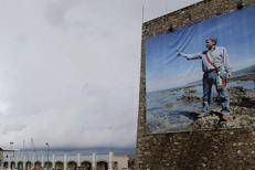 La foto di Angelo Vassallo appesa a Pollica - Ipa