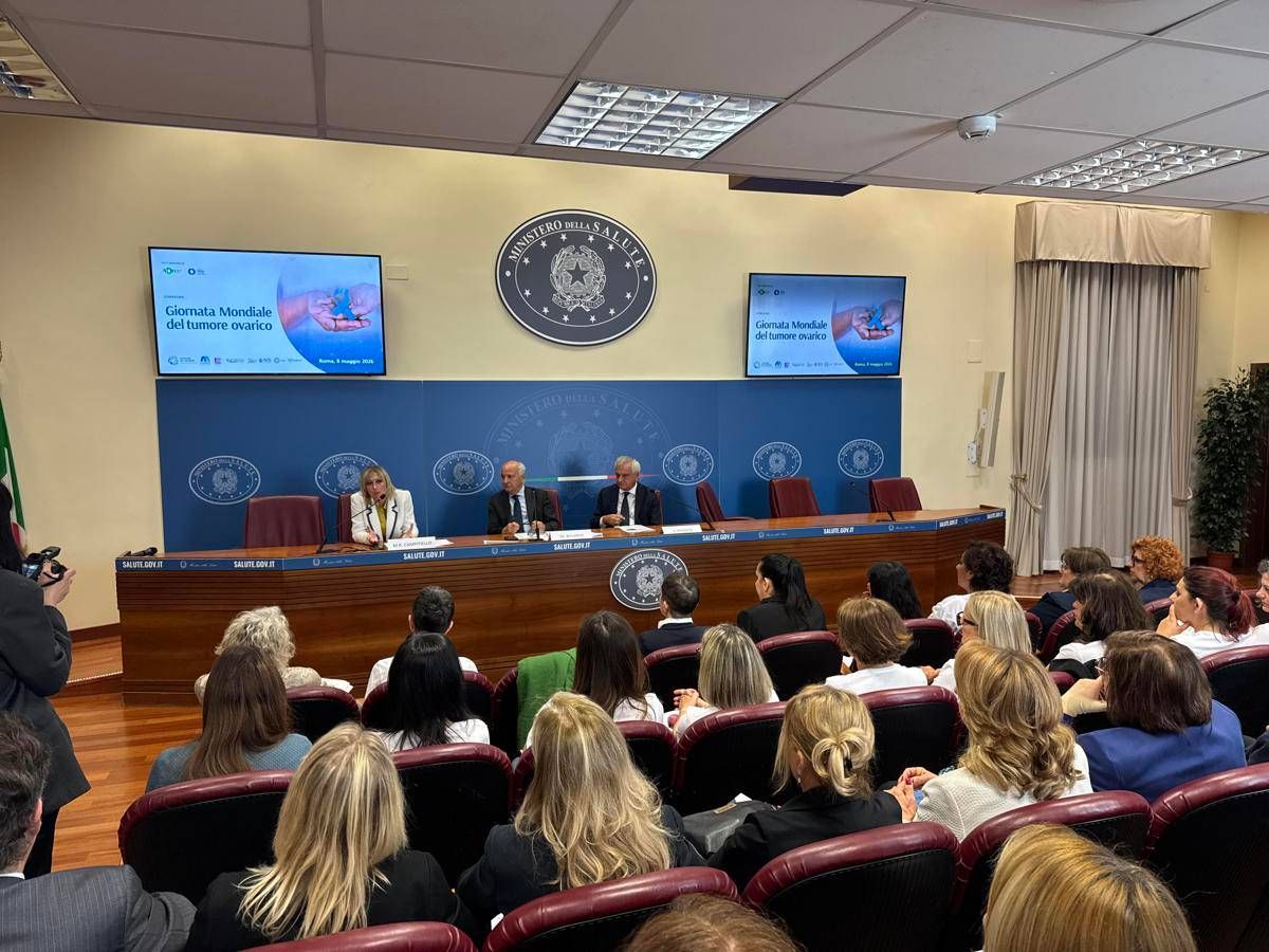 Giornata Mondiale del tumore ovarico, a Roma un convegno, un flash mob e una mostra