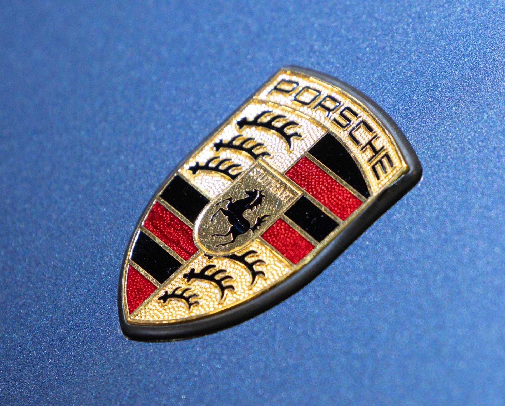 Porsche chiude tre filiali e taglia oltre 500 posti di lavoro