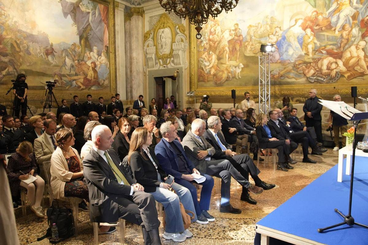 https://www.adnkronos.com/resources/02a5-2093c7cd36e3-7c3e2395bb66-1000/format/huge/pagine_d_amare_pisa_2_us.jpeg