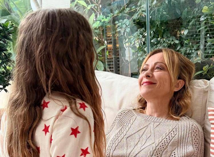 Meloni e la figlia Ginevra in un post su X - X /Giorgia Meloni