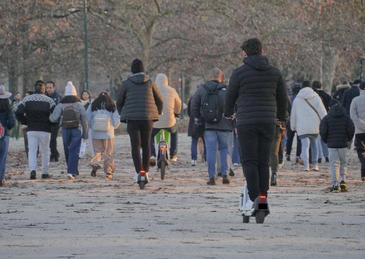https://www.adnkronos.com/resources/02a5-209721856d68-7c0b69025506-1000/format/huge/monopattino_milano_fg_ipa.jpeg