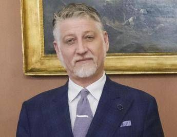 Giuli tira dritto sul 'repulisti' dello staff, Fratelli d'Italia ridimensiona lo scontro: "Creato caso sul nulla"