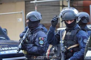 Sequestri di persona, torture e bombe sul litorale romano: tre arresti a Ostia