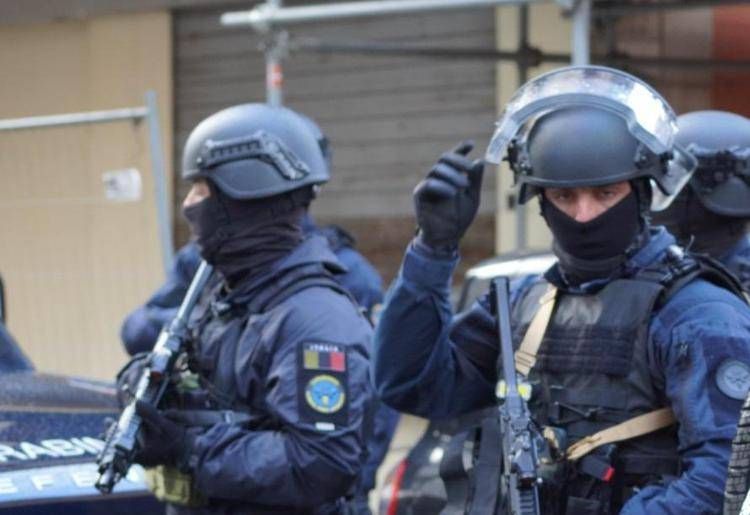 Blitz dei carabinieri a Ostia - Legione Carabinieri Lazio