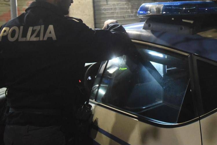  23enne in fin di vita. Fermati due uomini