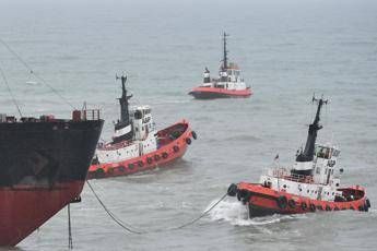 Nave cargo russa e scialuppe - Ipa