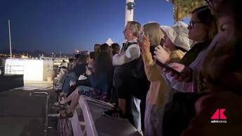 Cannes, ‘Top Gun’ compie 40 anni: spiaggia affollata per proiezione speciale - Video