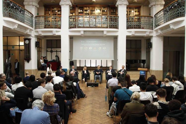Governance dell'intelligenza artificiale e resilienza nazionale, le nuove direttrici dello sviluppo digitale