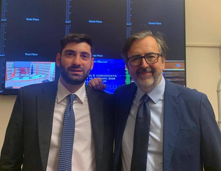 (A sinistra il neo presidente Fabio Roscani e a destra il presidente uscente Andrea De Priamo)