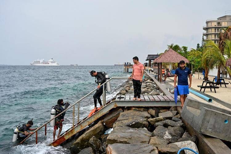 Maldive, le operazioni di ricerca dei sub italiani morti - Afp
