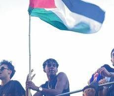 Lamin Yamal con la bandiera palestinese - Da video social 