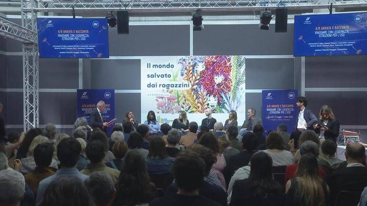 Presentato libro 'Viaggiare con leggerezza' - (foto Adnkronos)