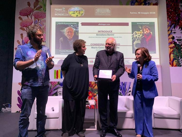 Lo scrittore Krasznahorkai: 'La crisi è lo stato naturale del mondo'