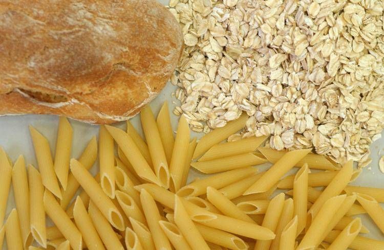 PASTA PANE E CEREALI ( FIOCCHI D'AVENA ) CARBOIDRATI  - FOTOGRAMMA