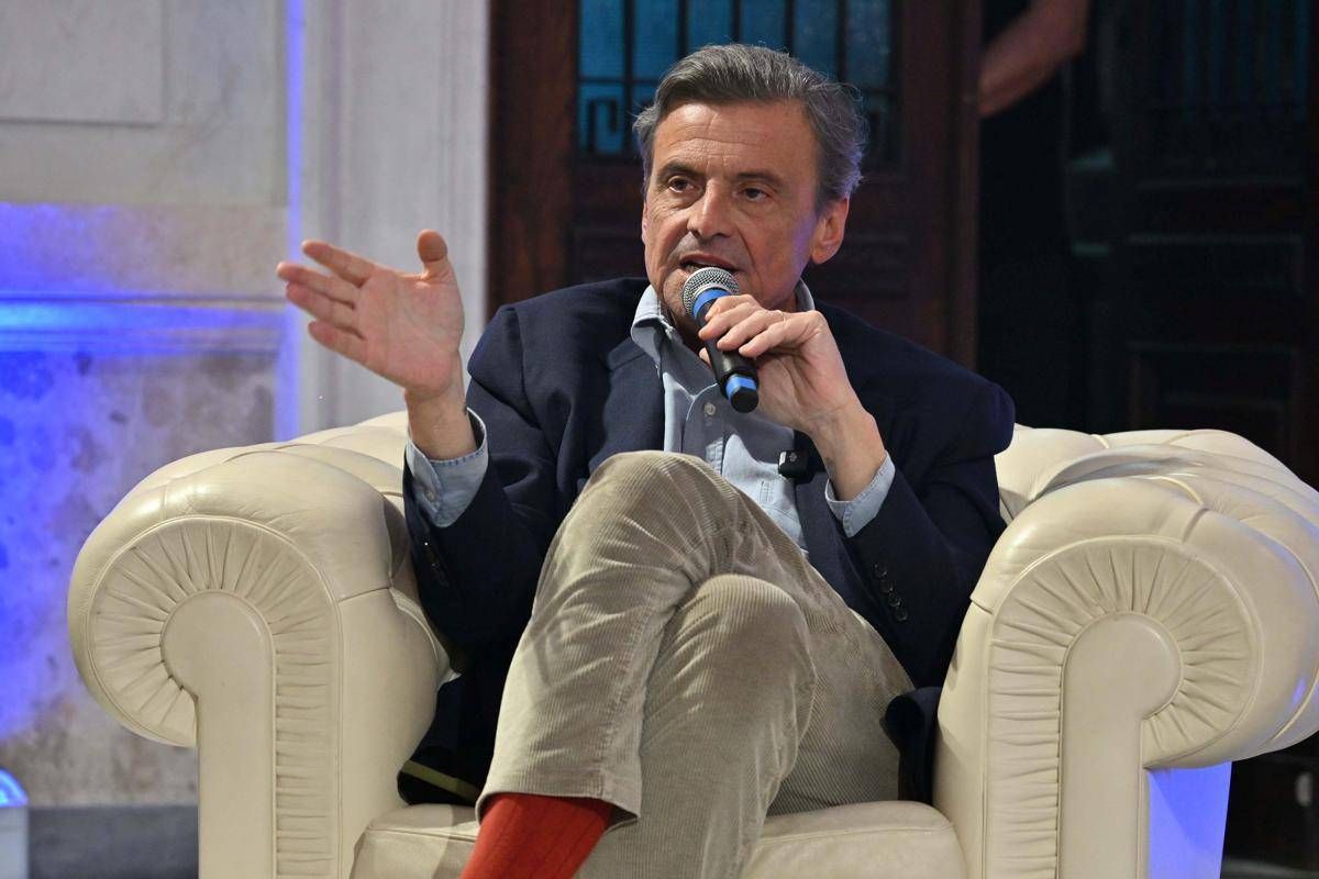 https://www.adnkronos.com/resources/02a5-20a4087d5baa-2ef4019bc86a-1000/format/huge/calenda_carlo_ipa.jpeg