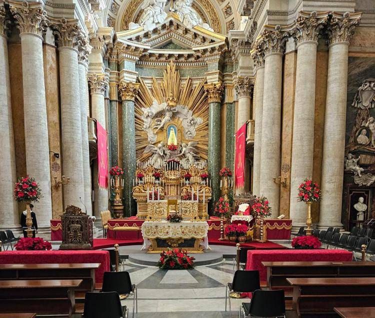 Grande successo di pubblico per la traslazione dell'immagine miracolosa della Madonna Addolorata