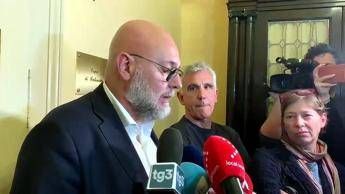 Auto sulla folla a Modena, feriti e investitore: il punto del sindaco Mezzetti - Video