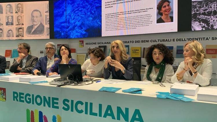 (Il gruppo degli Olmi al Salone del Libro)