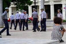 Polizia a Cuba - (Afp)