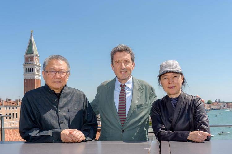 (Pietrangelo Buttafuoco, Wang Shu, Lu Wenyu - Ufficio Stampa Biennale)  -  