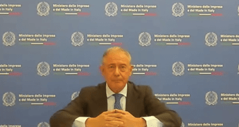 Farmaceutica, Urso: "Modello di politica industriale per vincere sfida innovazione"