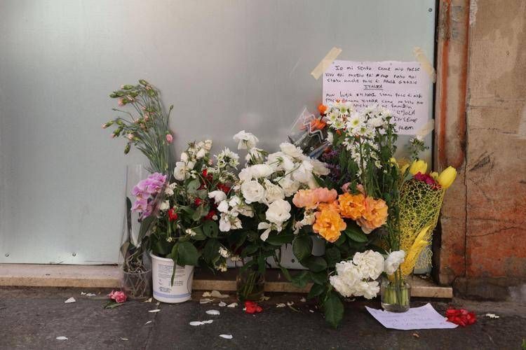 Modena. Mazzi di fiori nel luogo dove si e' schiantato Salim El Koudri con la sua auto - (Fotogramma/Ipa)