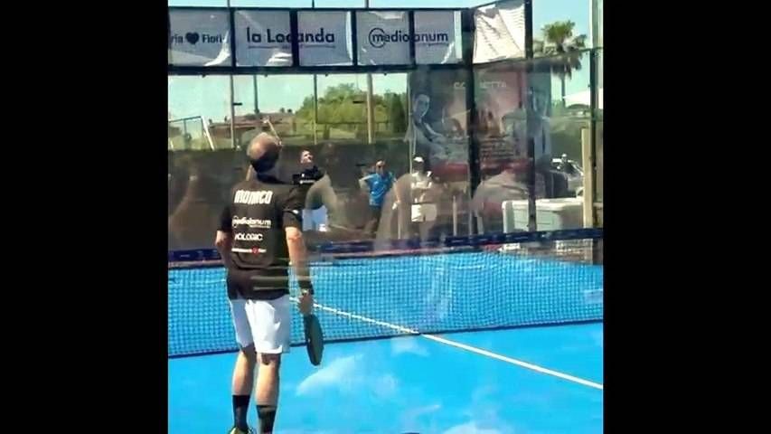 Totti torna in campo (per il padel), team giallorosso con Cerci