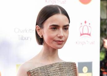 Ipa84589339p Lily Collins Ipa Immagine in aggiornamento