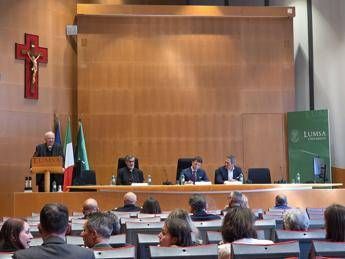 “Hackerare la mente”, il saggio scritto da Pierguido Iezzi e Don Gennaro Fusco presentato alla Lumsa