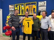 Il Presidente di ASI Claudio Barbaro, in visita alla Fermana - (Foto ufficio stampa)