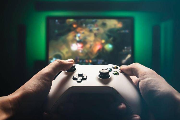Videogame - (Canva)