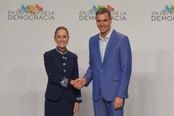 La presidente del Messico Claudia Sheinbaum, qui ritratta con il premier spagnolo Pedro Sanchez - Fotogramma/Ipa