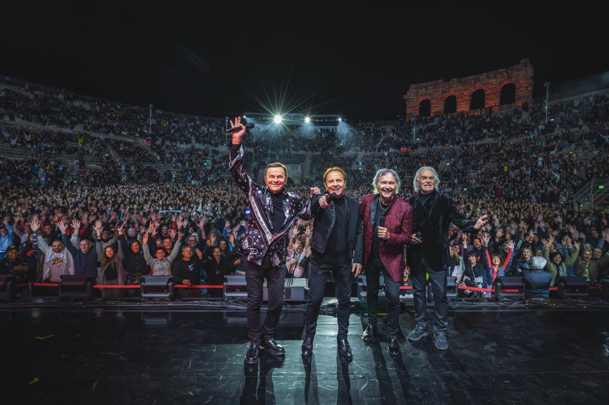 https://www.adnkronos.com/resources/02a5-20b0e1ca53c8-116ab8a8380d-1000/format/huge/foto-pooh-arena-verona-17_maggio-2026-prandoni-2324.jpeg