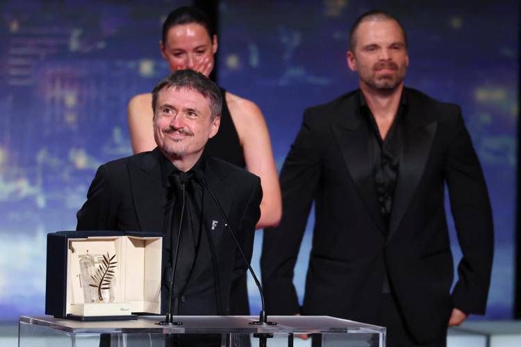 Cristian Mungiu vince la Palma d'oro a Cannes 2026 con 'Fjord' - (Afp)
