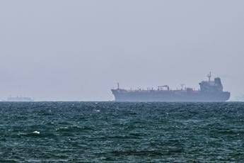 Nave nello Stretto di Hormuz - Afp