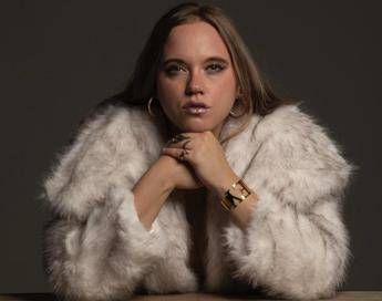 Jey debutta con ‘Dies Irae', primo Ep della rapper-soprano che mescola hip-hop e opera lirica