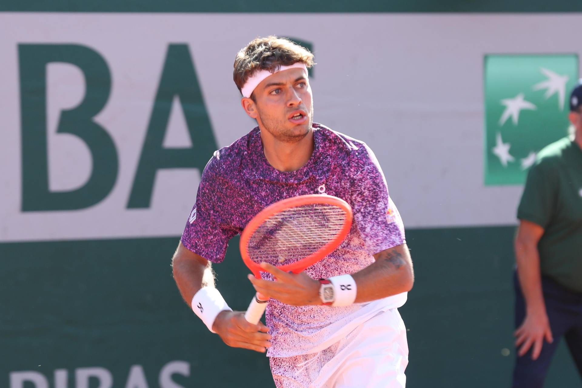 Roland Garros, Cobolli 'ostacolato' da raccattapalle: cos'è successo nel derby contro Pellegrino