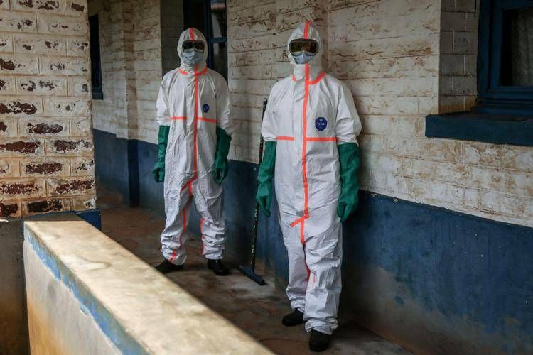 Operatori sanitari presso l'Ospedale Generale di Mongbwalu, in Congo - Afp