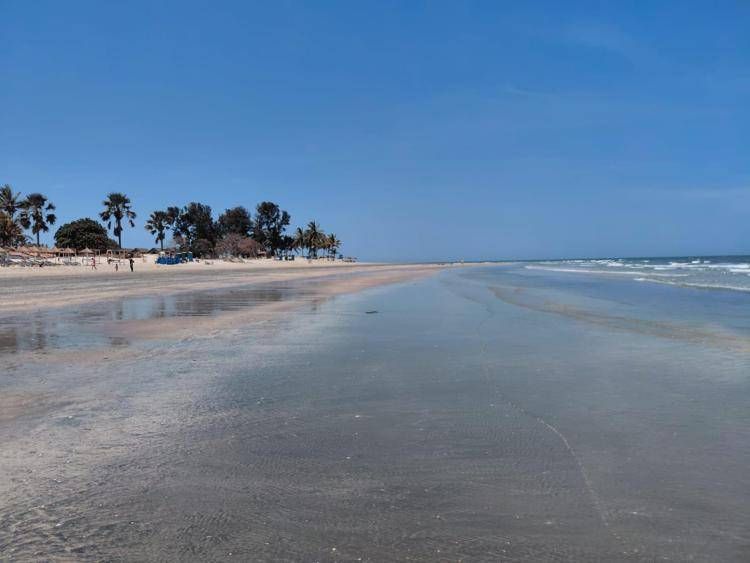 Un'immagine di Kotu Beach, in Gambia, una delle nuove spiagge con la Bandiera verde  - (foto Italo Farnetani)