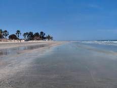 Un'immagine di Kotu Beach, in Gambia, una delle nuove spiagge con la Bandiera verde  - (foto Italo Farnetani)