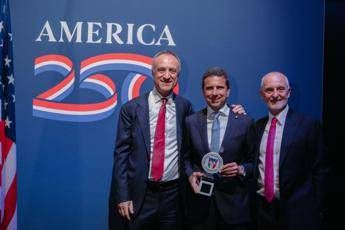 Bozzetti premiato da Niaf per impegno nella costruzione di relazioni internazionali