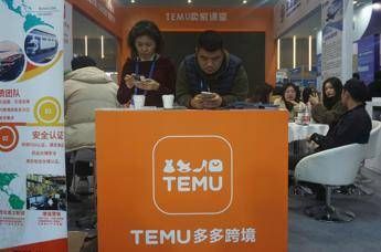 Stand di Temu in una fiera a Hangzhou, in Cina - Fotogramma/Ipa