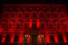 Montecitorio illuminato di rosso - (Foto ufficio stampa)